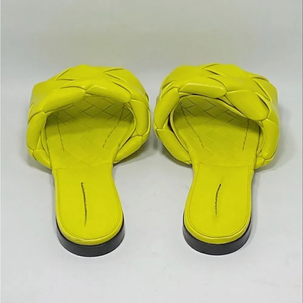 Bottega Veneta Lido Flat Leather Sandals